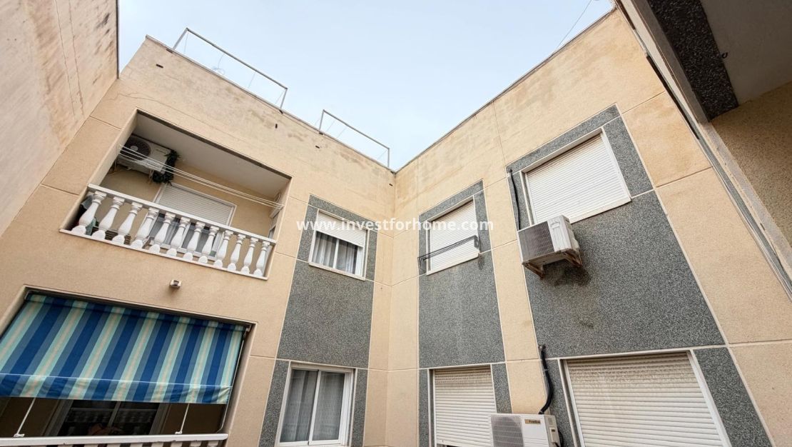 Reventa - Apartamento - Torrevieja - Estacion De Autobuses