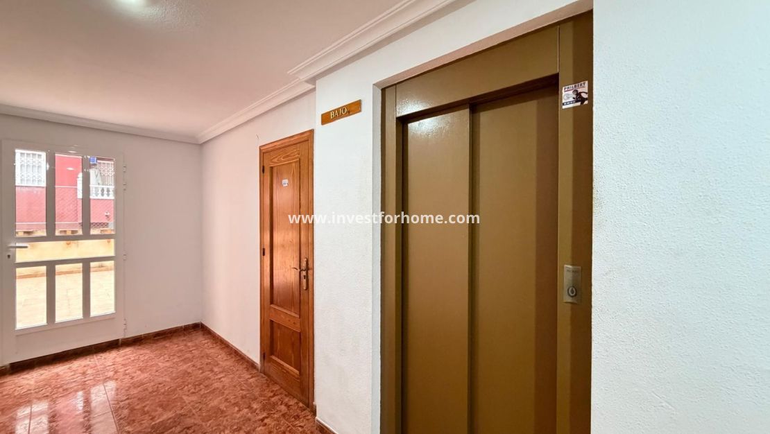 Reventa - Apartamento - Torrevieja - Estacion De Autobuses