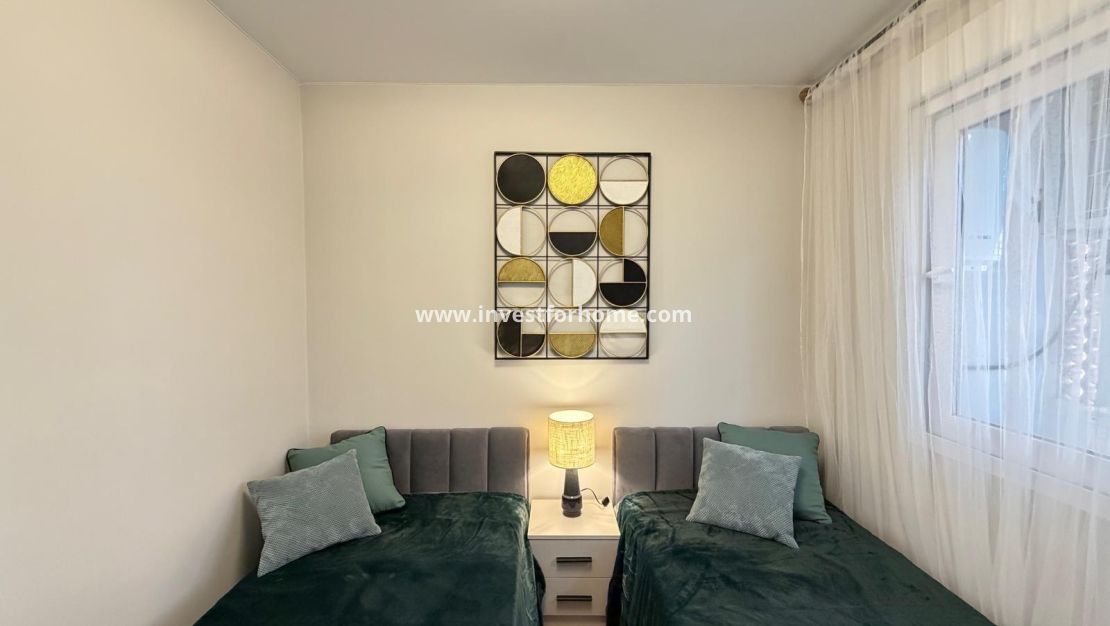 Reventa - Apartamento - Torrevieja - Estacion De Autobuses