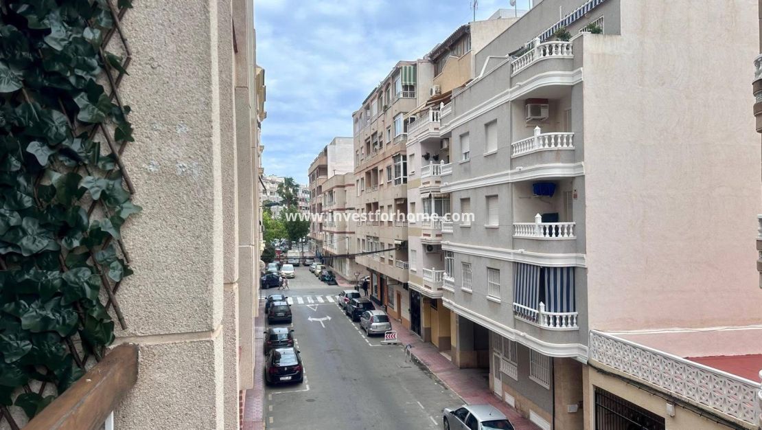 Reventa - Apartamento - Torrevieja - Estacion De Autobuses