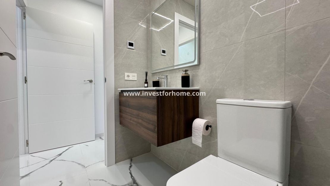 Reventa - Apartamento - Torrevieja - Estacion De Autobuses