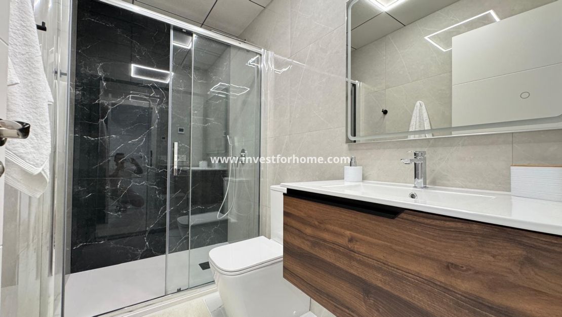 Reventa - Apartamento - Torrevieja - Estacion De Autobuses