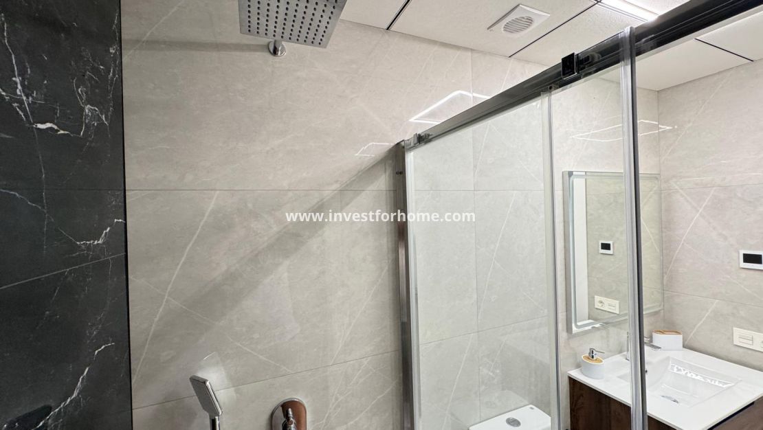 Reventa - Apartamento - Torrevieja - Estacion De Autobuses