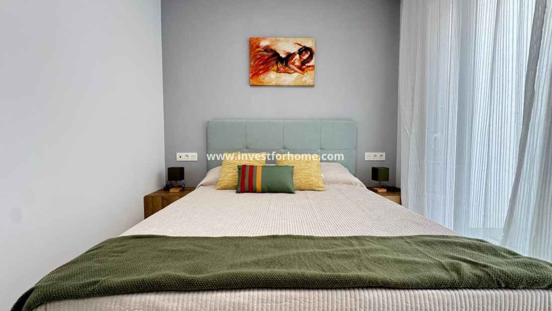 Reventa - Apartamento - Torrevieja - Estacion De Autobuses