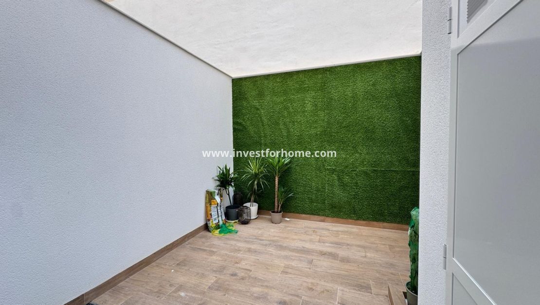 Reventa - Apartamento - Torrevieja - Estacion De Autobuses