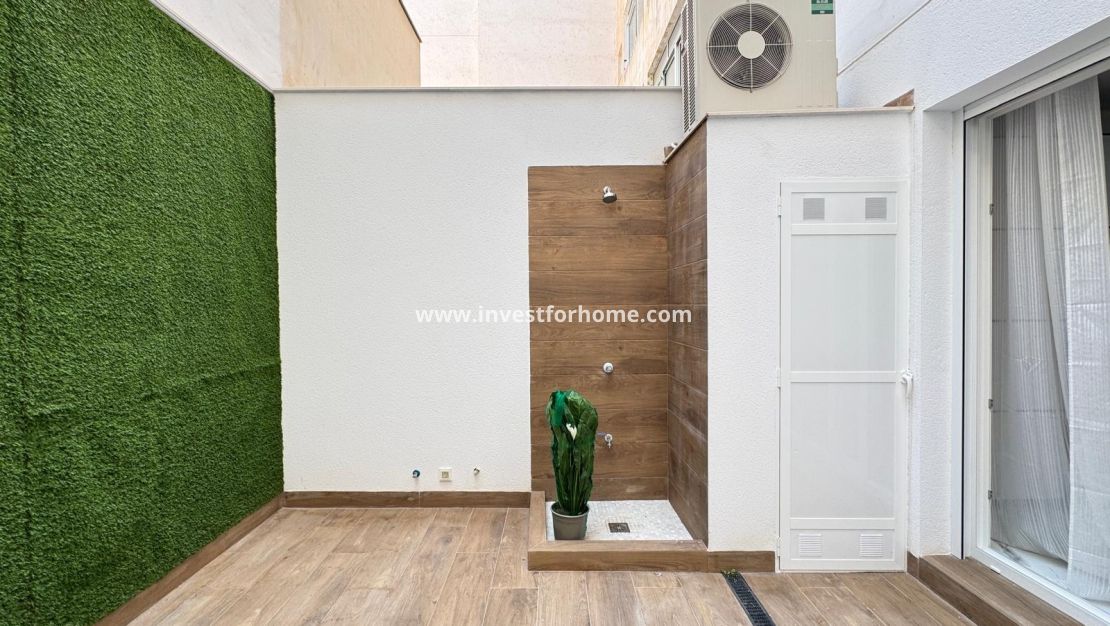 Reventa - Apartamento - Torrevieja - Estacion De Autobuses
