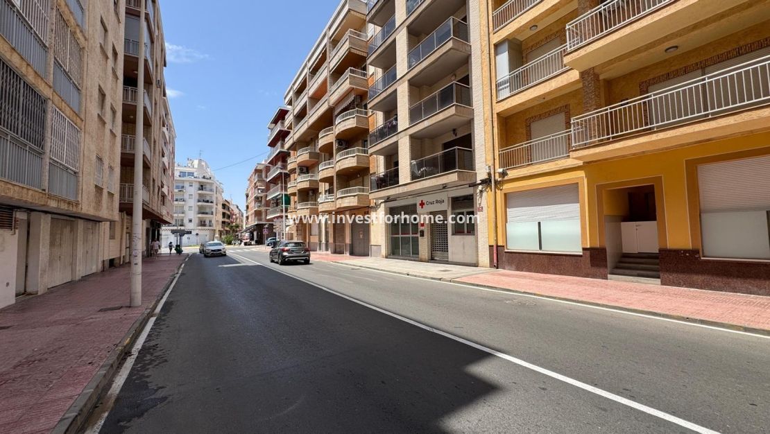 Reventa - Apartamento - Torrevieja - Estacion De Autobuses