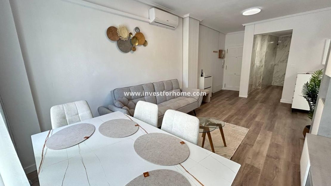 Reventa - Apartamento - Torrevieja - Estacion De Autobuses