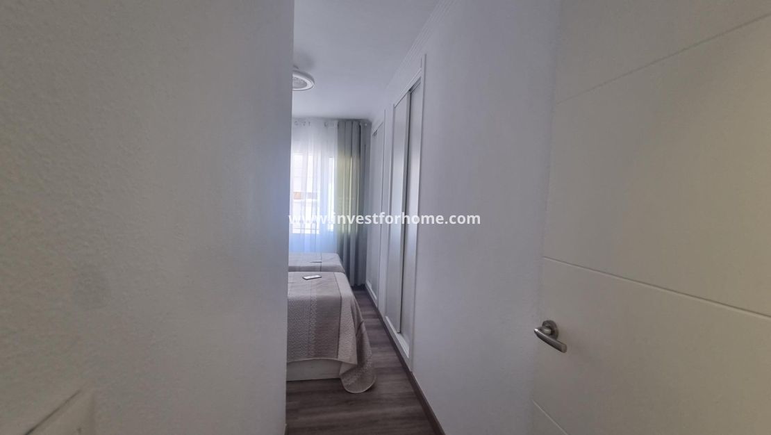 Reventa - Apartamento - Torrevieja - Estacion De Autobuses