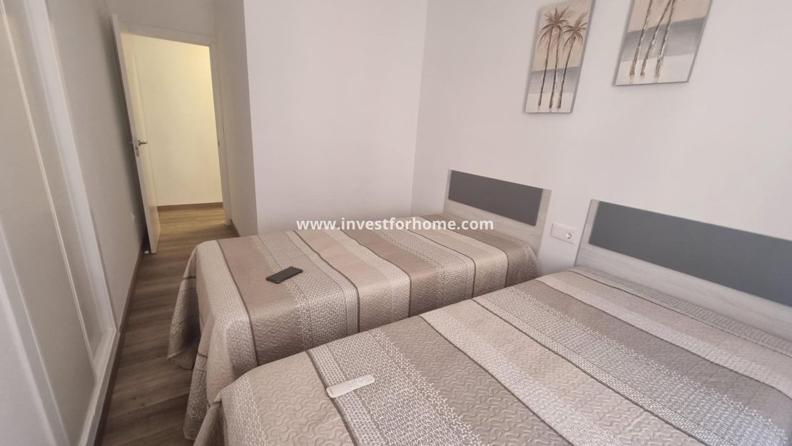 Reventa - Apartamento - Torrevieja - Estacion De Autobuses