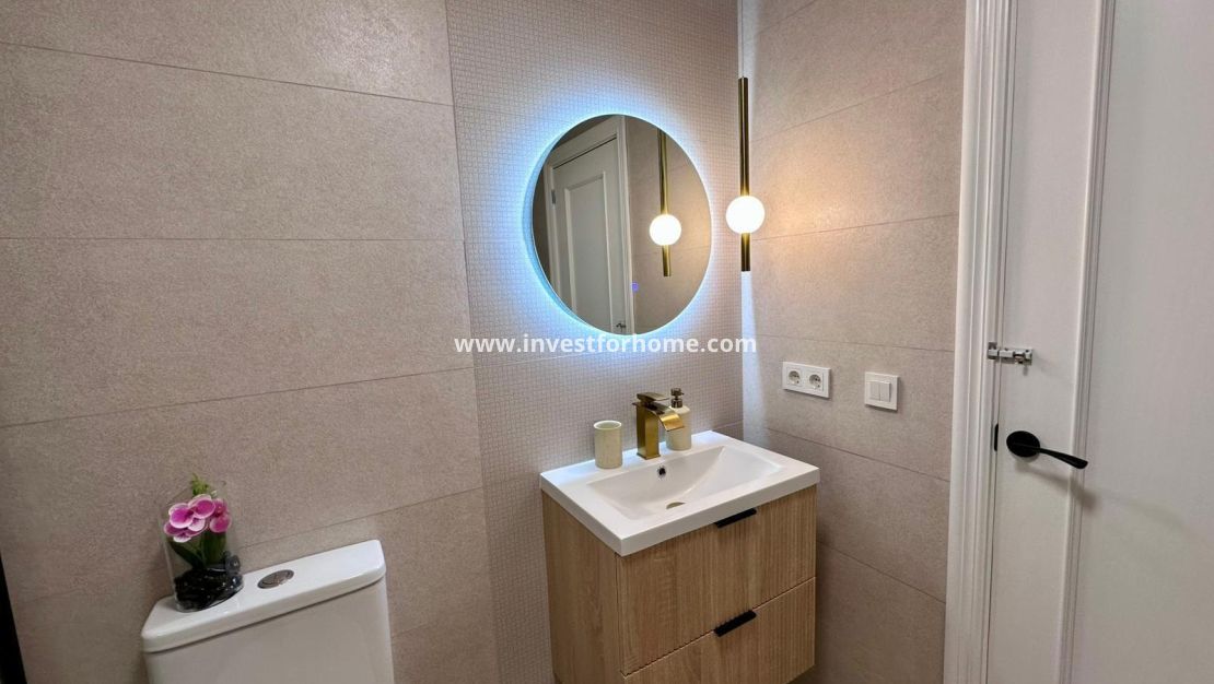 Reventa - Apartamento - Torrevieja - Estacion De Autobuses