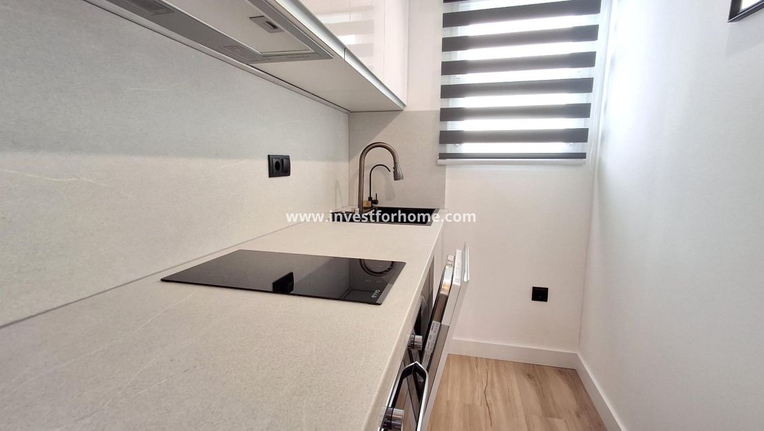 Reventa - Apartamento - Torrevieja - Estacion De Autobuses