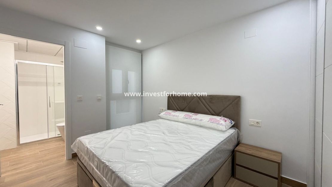 Reventa - Apartamento - Torrevieja - Estacion De Autobuses