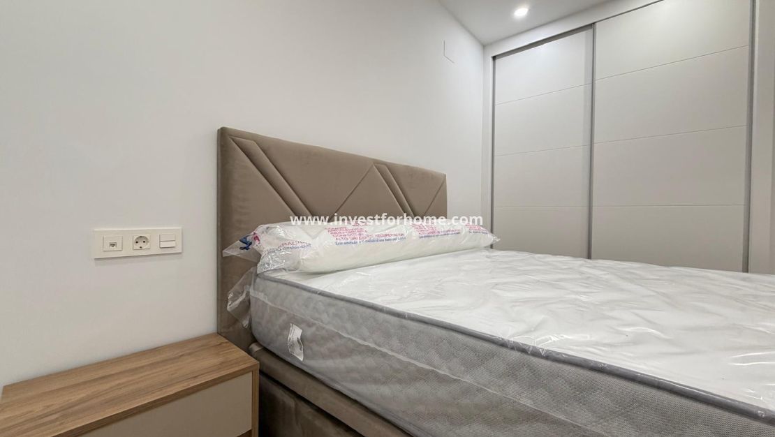 Reventa - Apartamento - Torrevieja - Estacion De Autobuses