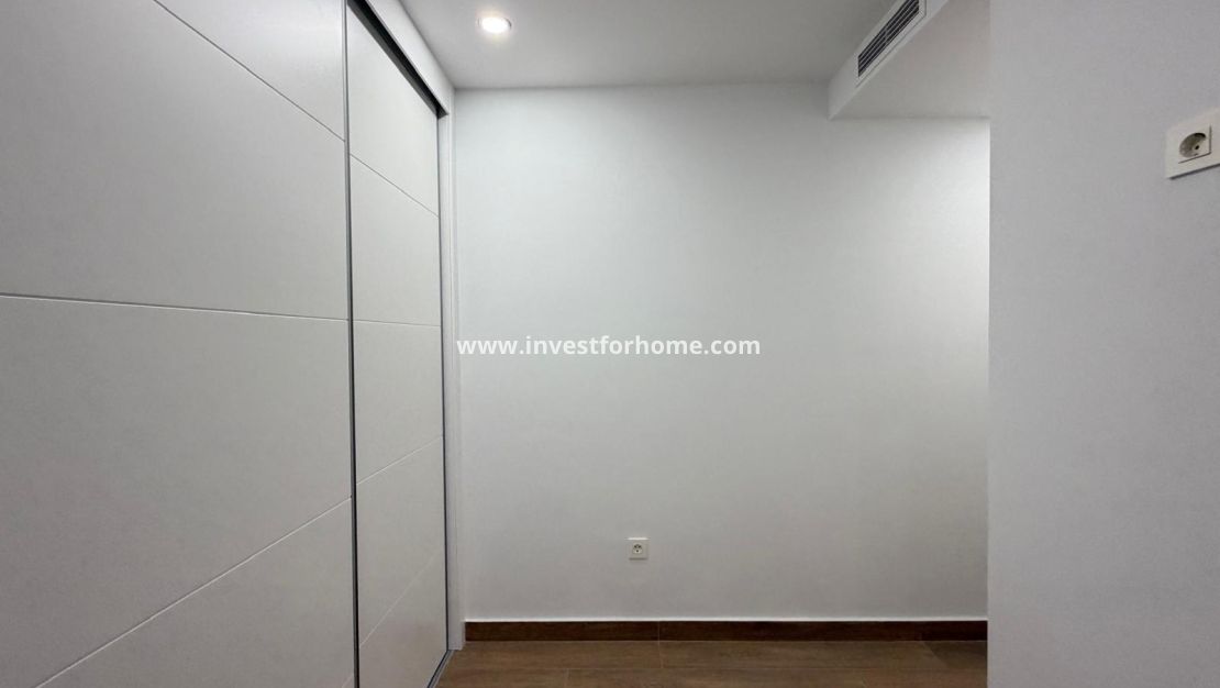 Reventa - Apartamento - Torrevieja - Estacion De Autobuses