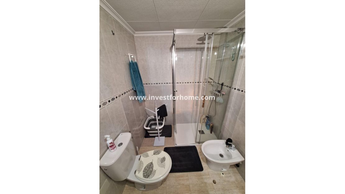 Reventa - Apartamento - Torrevieja - Estacion De Autobuses