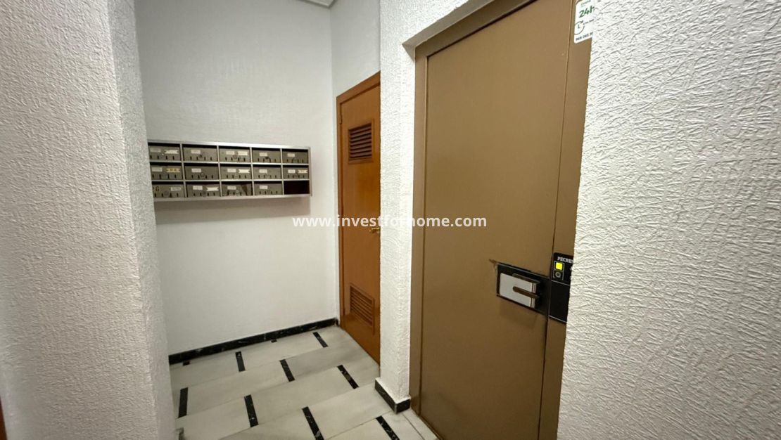 Reventa - Apartamento - Torrevieja - Las Piscinas Naturales