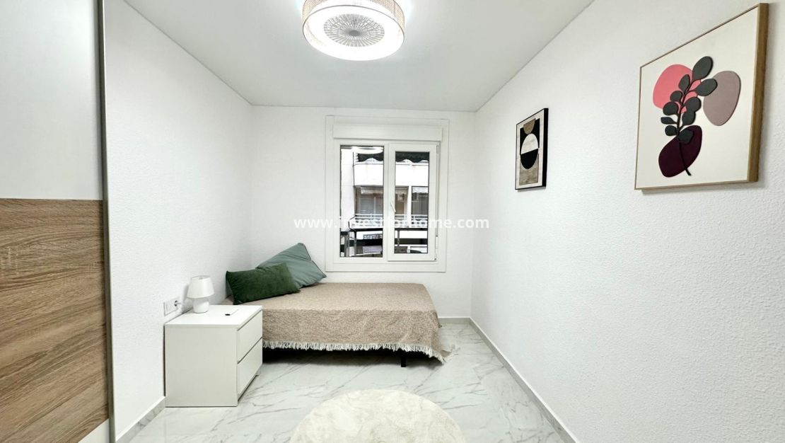 Reventa - Apartamento - Torrevieja - Playa del Cura