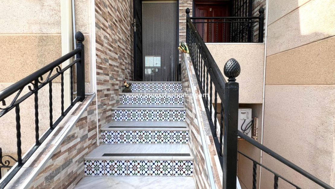 Reventa - Bungalow - Torrevieja - aguas nuevas