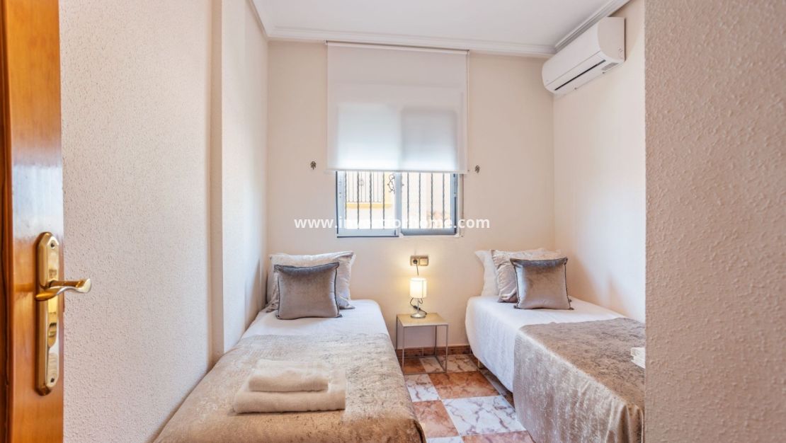 Reventa - Casa - Orihuela Costa - La Regia