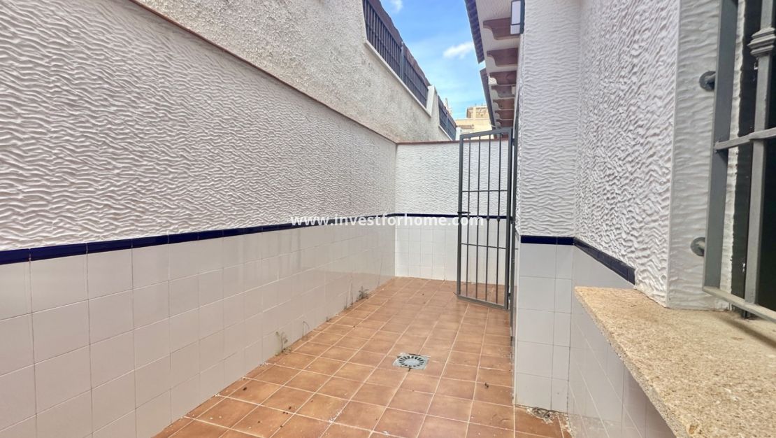 Reventa - Casa - San Miguel de Salinas - Inland