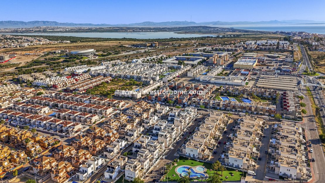 Reventa - Casa - Torrevieja - aguas nuevas