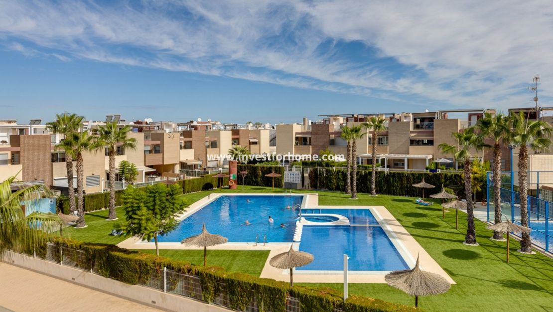 Reventa - Casa - Torrevieja - Nueva Torrevieja - Aguas Nuevas