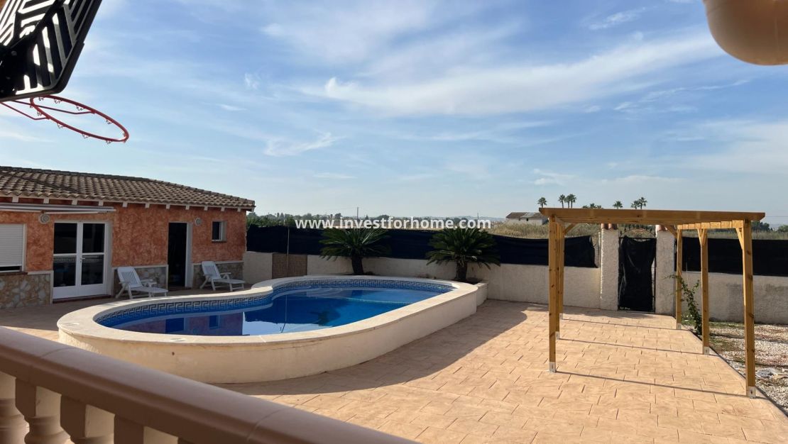 Reventa - Chalet - Dolores - Cmno. Escorredor