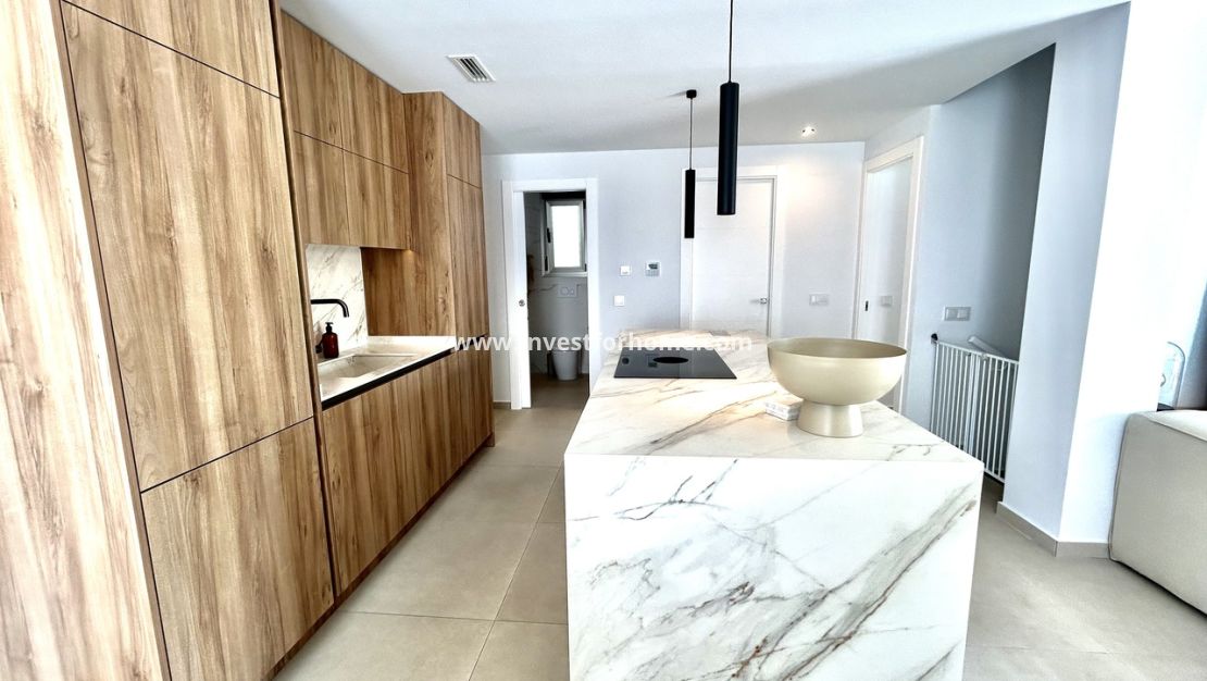 Reventa - Chalet - Las Filipinas - Inland