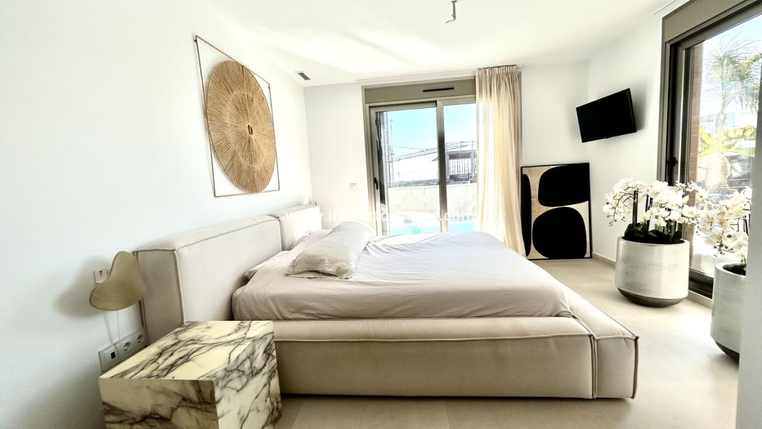 Reventa - Chalet - Las Filipinas - Inland