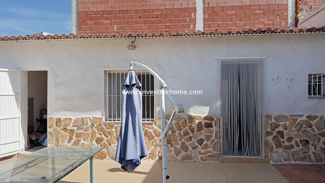 Reventa - Chalet - Los Montesinos - PUEBLO CENTRO