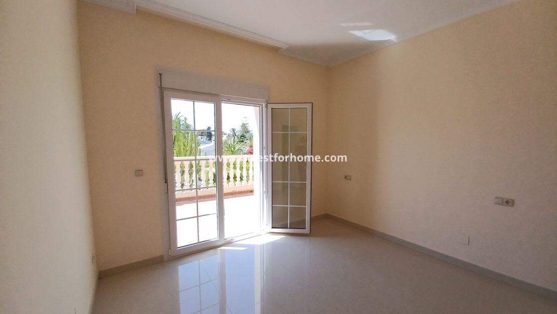 Reventa - Chalet - Orihuela Costa - Costa Blanca