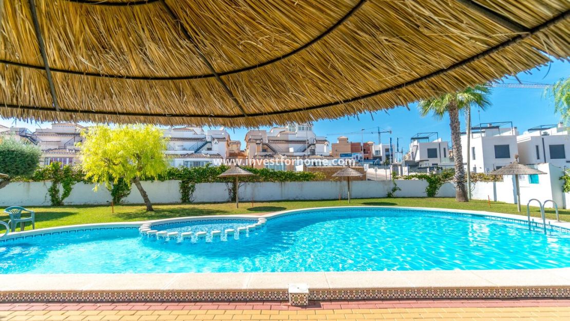 Reventa - Chalet - Orihuela Costa - Villamartin