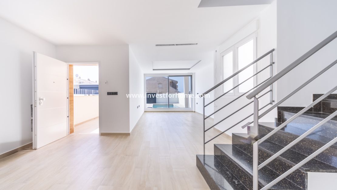 Reventa - Chalet - Torrevieja - aguas nuevas