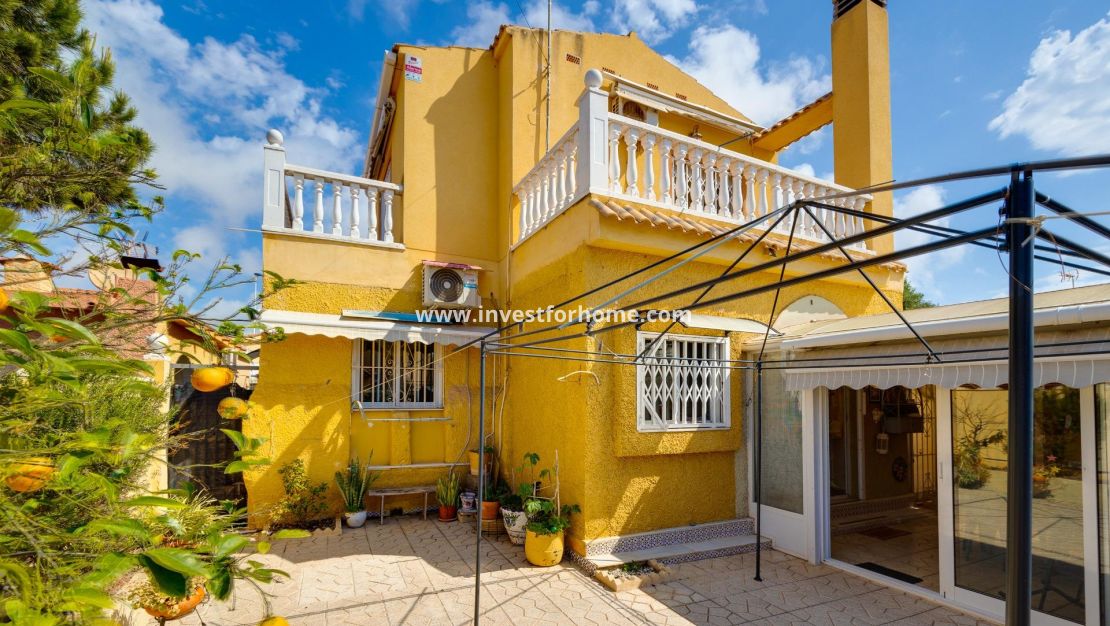 Reventa - Chalet - Torrevieja - aguas nuevas