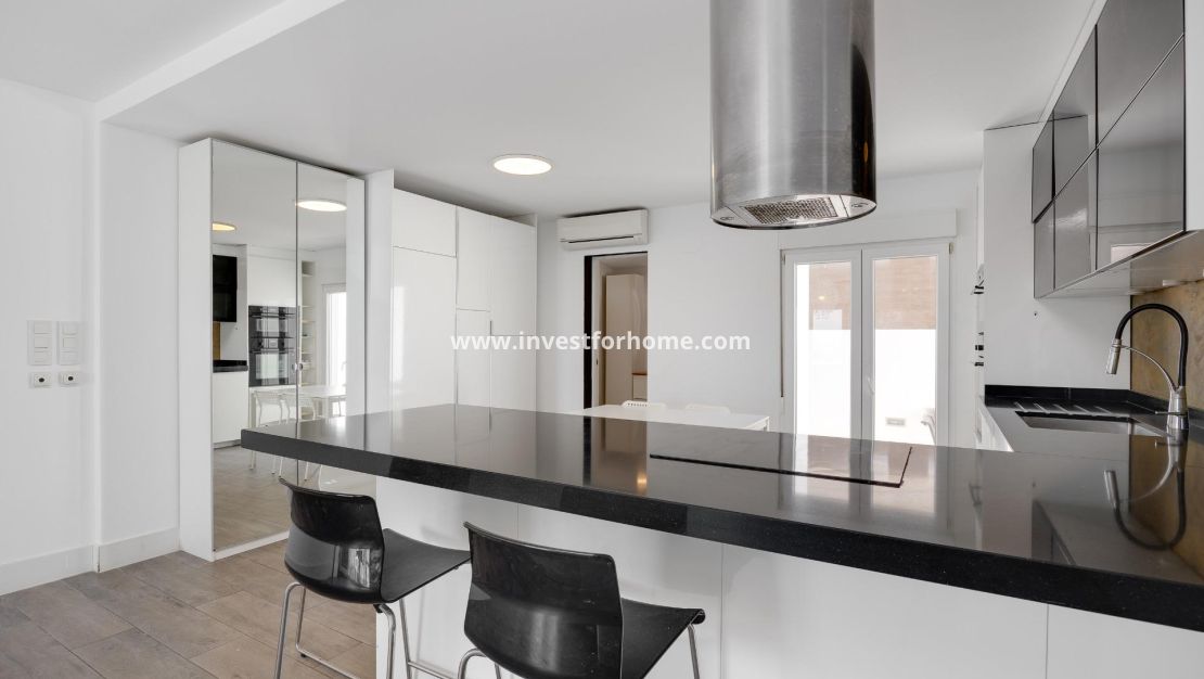 Reventa - Chalet - Torrevieja - aguas nuevas