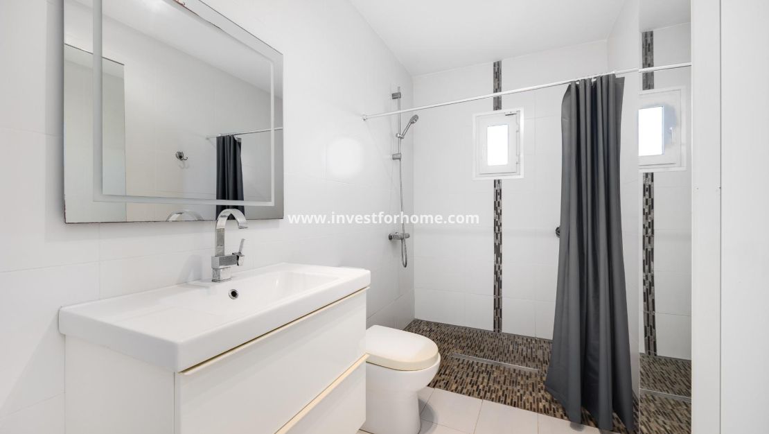 Reventa - Chalet - Torrevieja - aguas nuevas