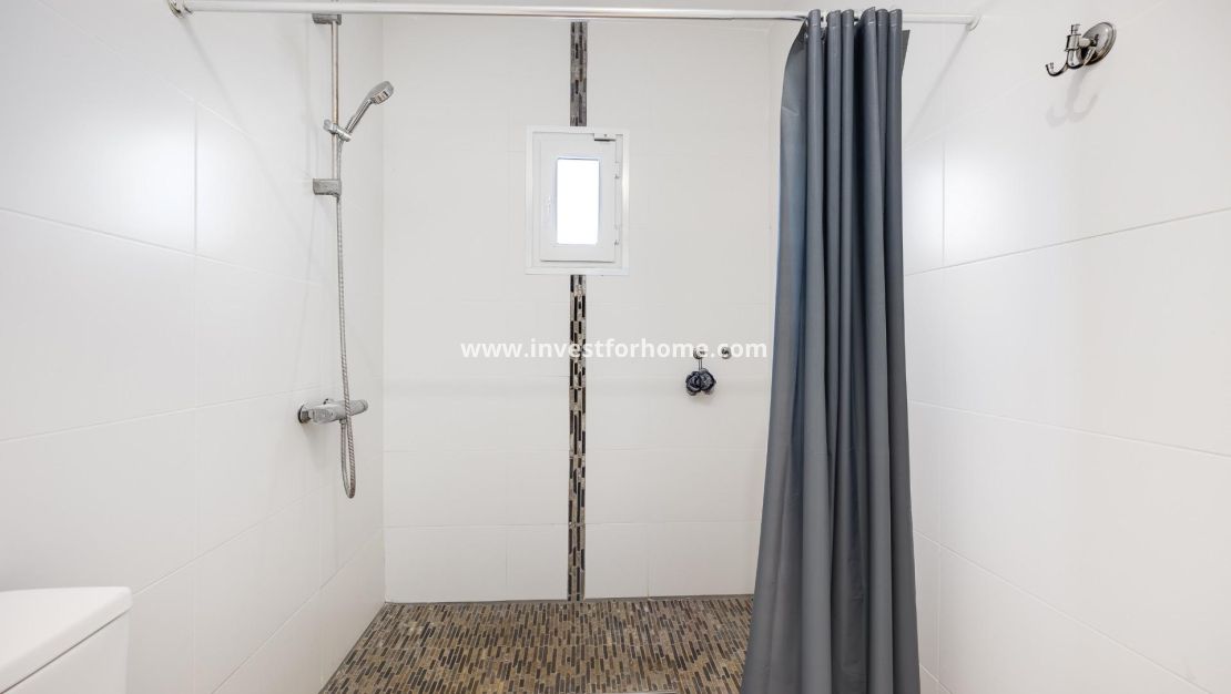 Reventa - Chalet - Torrevieja - aguas nuevas