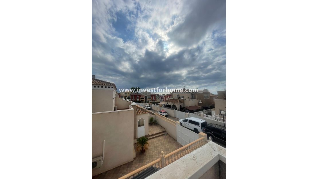 Reventa - Chalet - Torrevieja - aguas nuevas