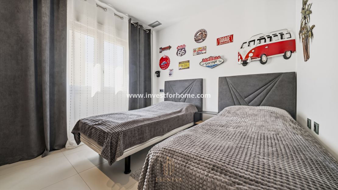 Reventa - Chalet - Torrevieja - aguas nuevas