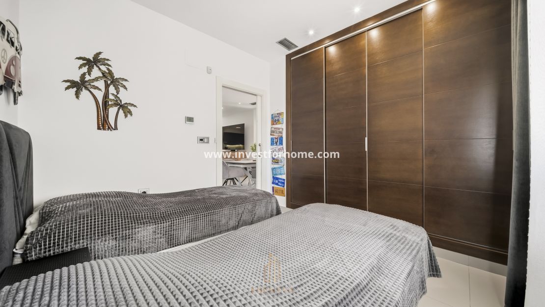 Reventa - Chalet - Torrevieja - aguas nuevas