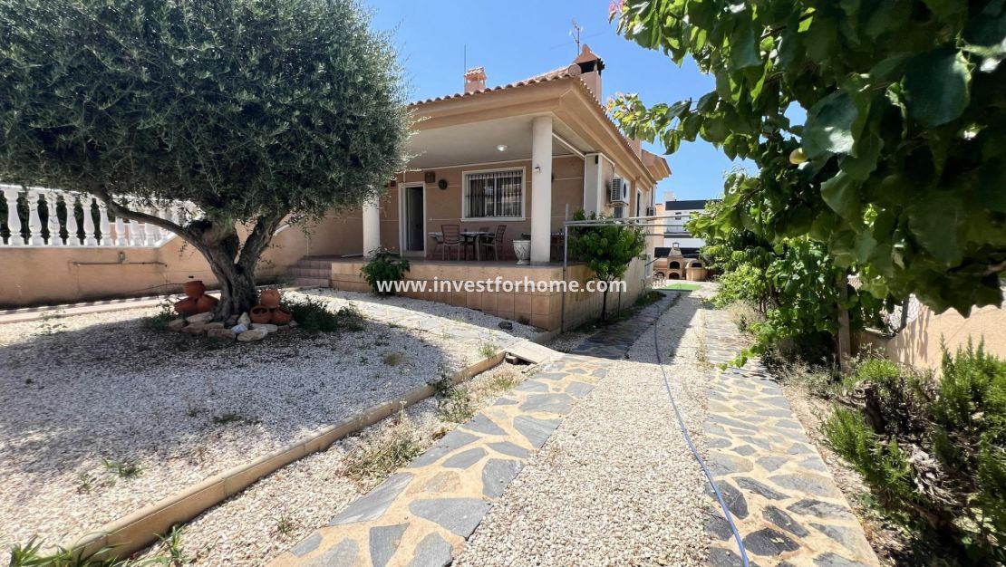 Reventa - Chalet - Torrevieja - aguas nuevas