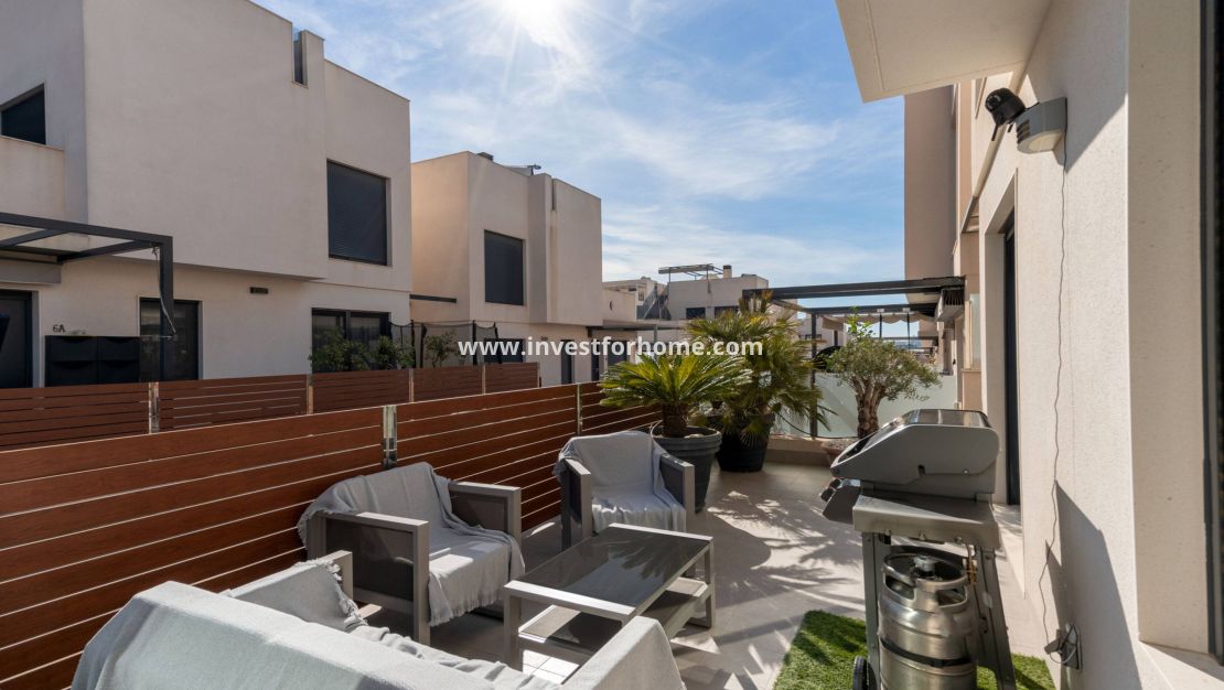 Reventa - Chalet - Torrevieja - Nueva Torrevieja - Aguas Nuevas