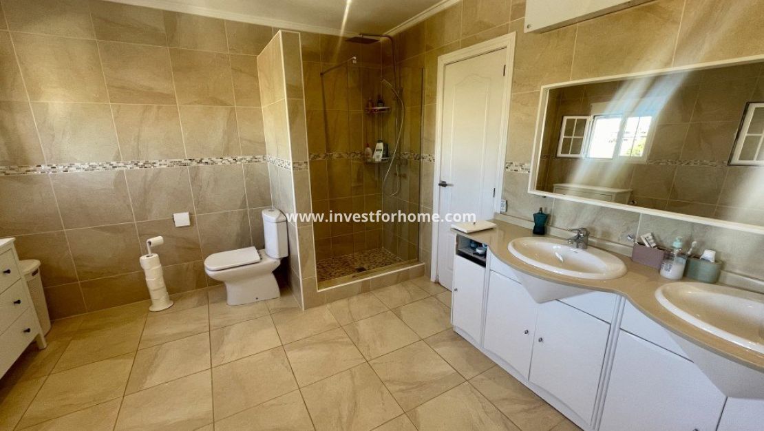 Reventa - Chalet - Urb. La Marina - Inland