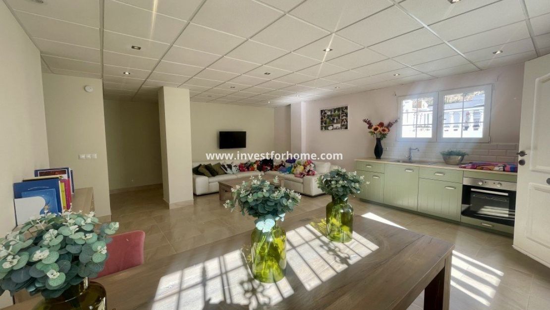 Reventa - Chalet - Urb. La Marina - Inland