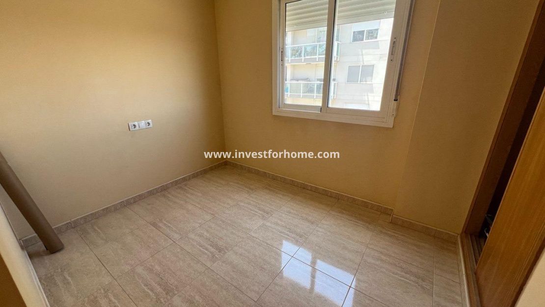 Sale - Apartment - Guardamar del Segura - Puerto Deportivo