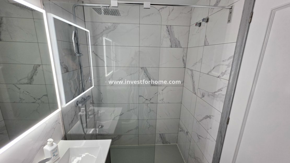 Sale - Apartment - Orihuela Costa - Vistabella Golf