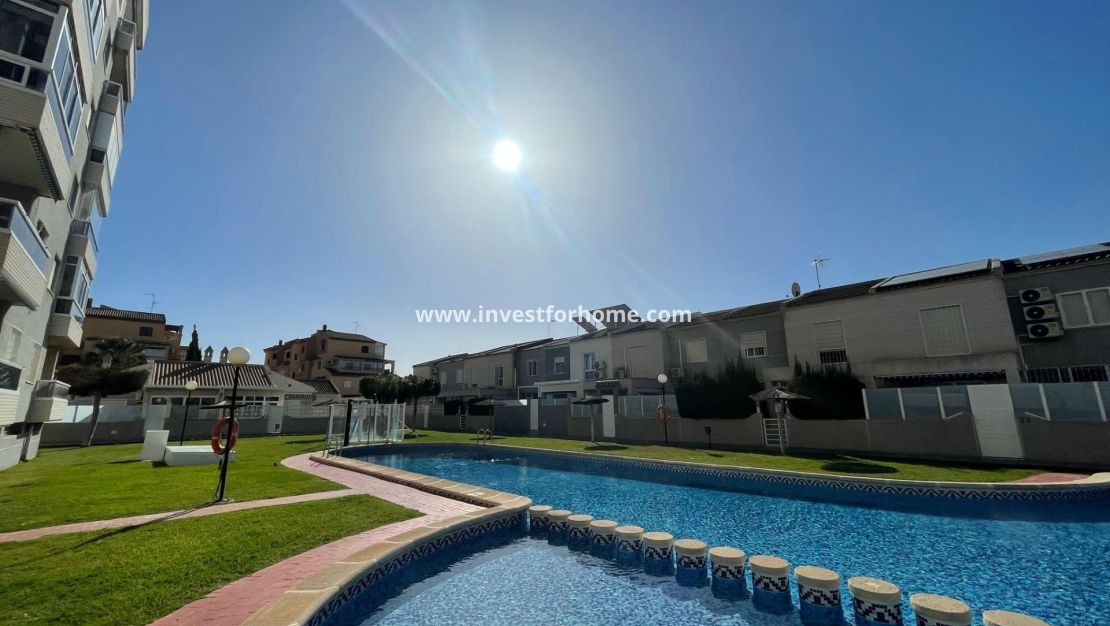 Sale - Apartment - Torrevieja - aguas nuevas