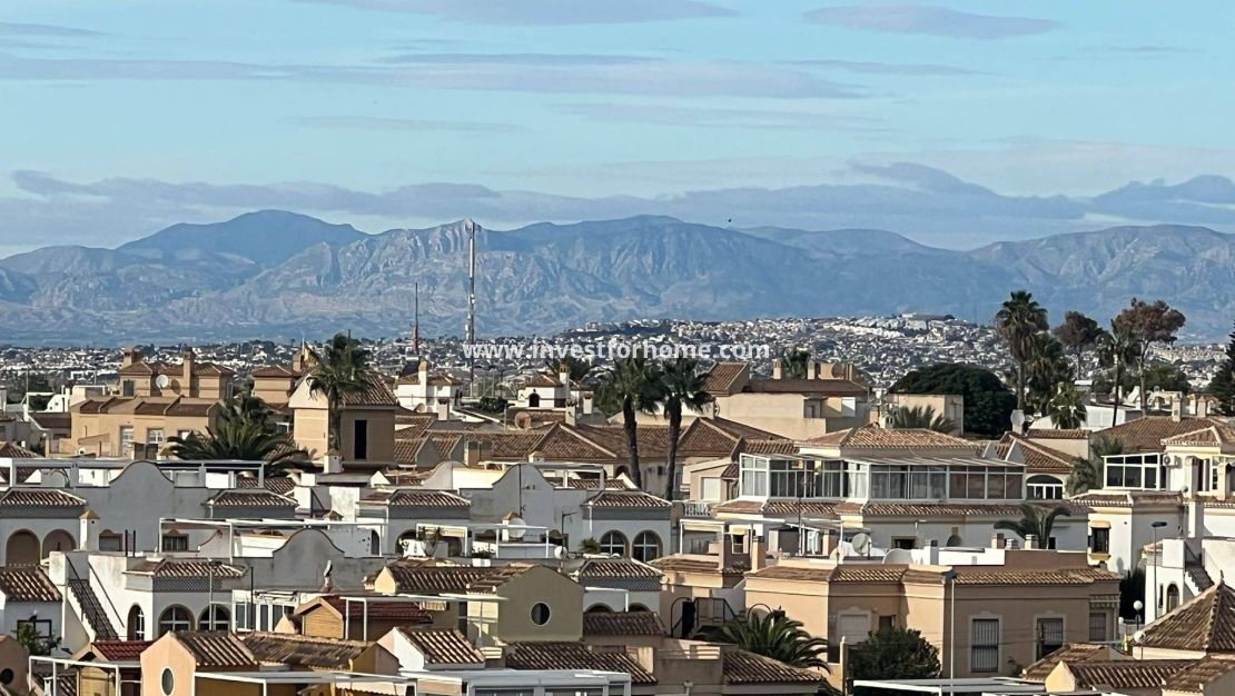 Sale - Apartment - Torrevieja - aguas nuevas