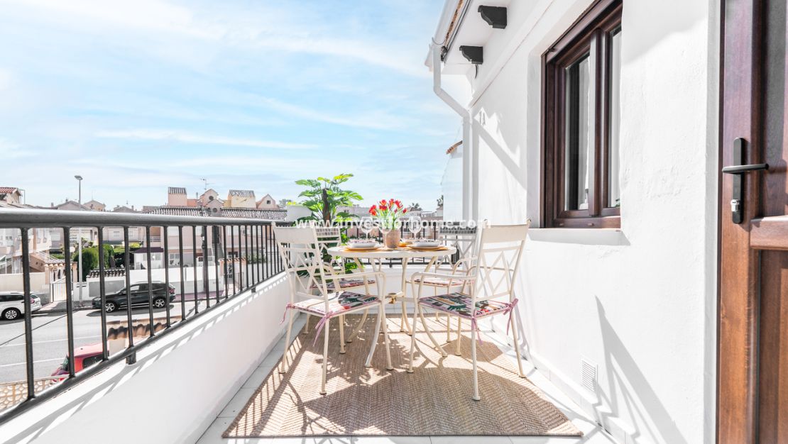 Sale - Apartment - Torrevieja - aguas nuevas